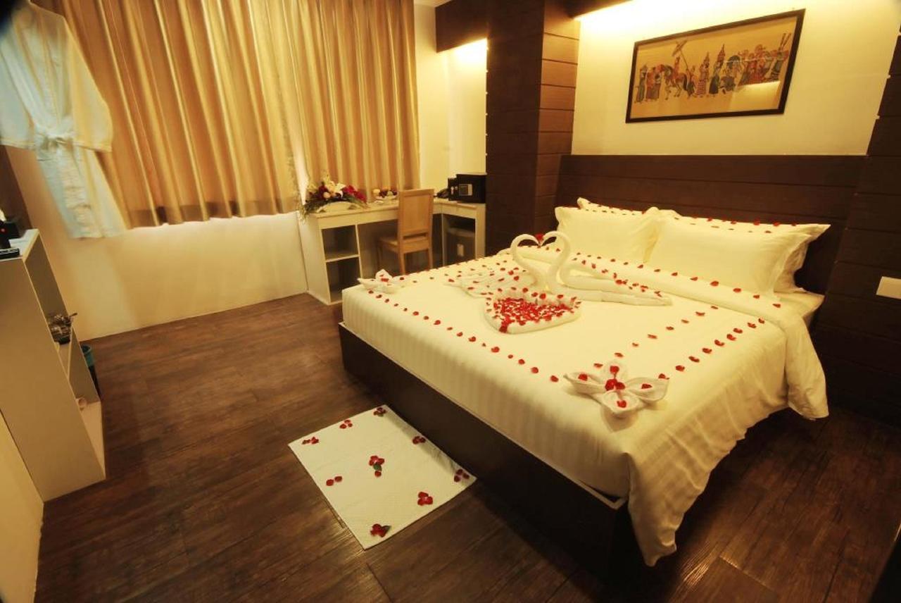 The Hotel Mawtin Yangon Exteriör bild